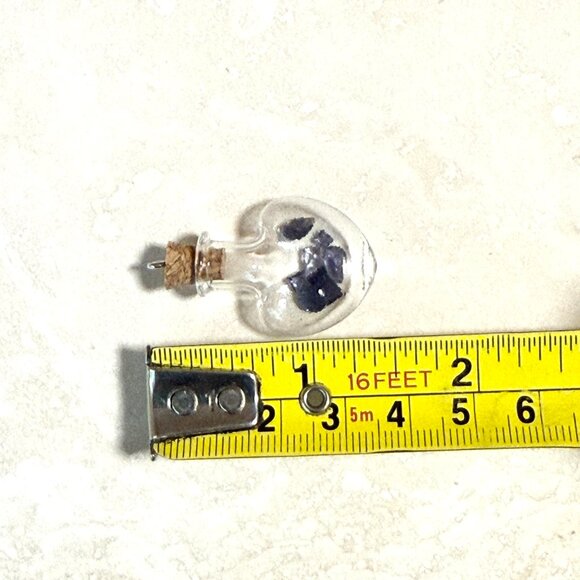 2/20$, Small Glass Heart Bottle Pendant + Tiny Genuine Violet Iolite Cabochons - Picture 5 of 6